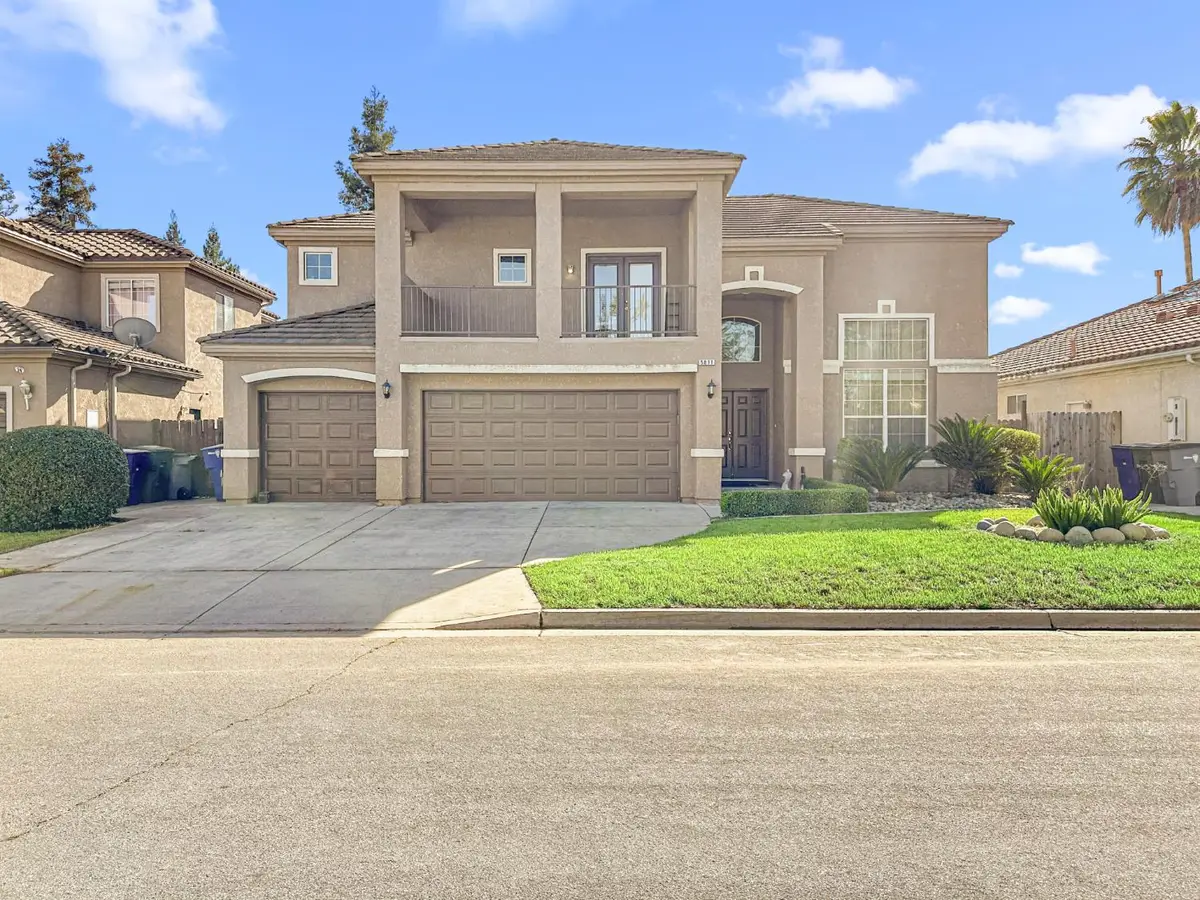 5811 W Cromwell Avenue, Fresno, CA 93722 - #1