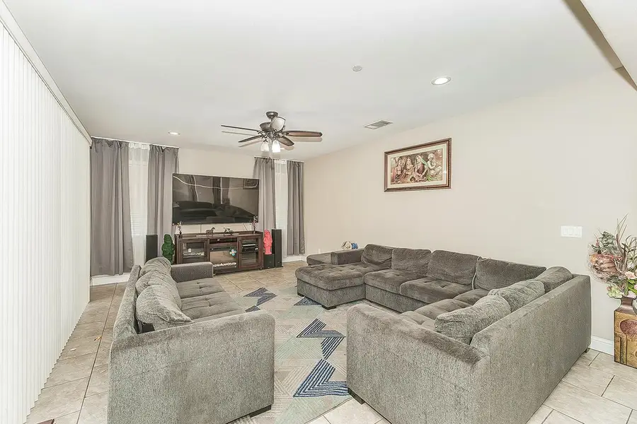 6326 W Donner Avenue, Fresno, CA 93723 - #2