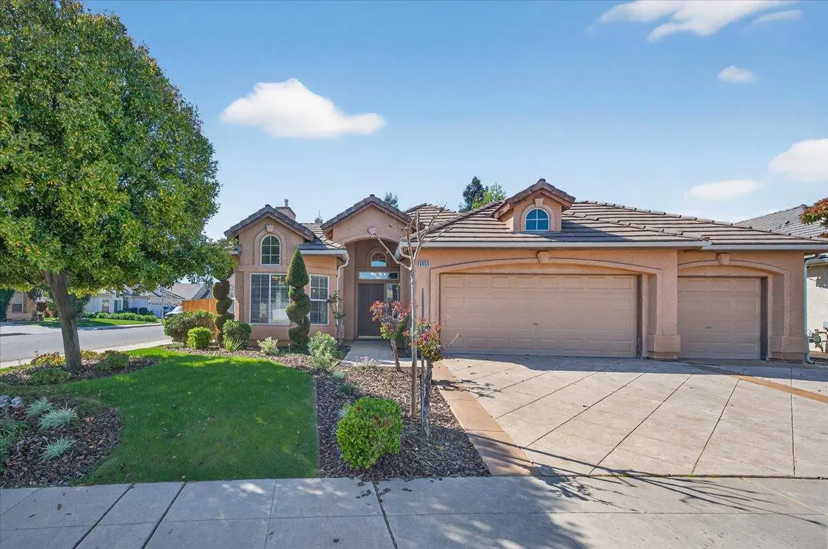 9935 N Ann Avenue, Fresno, CA 93720 - #1