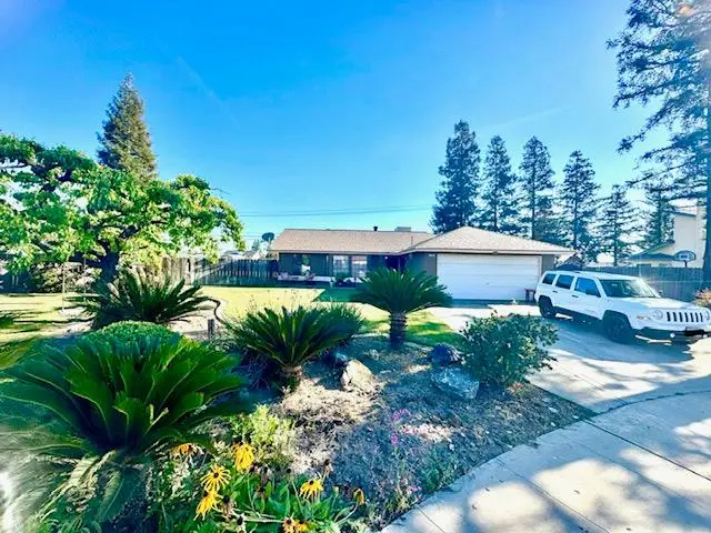 2407 Sarah Circle, Selma, CA 93662 - #1