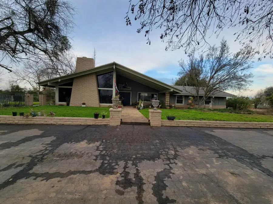 17366 E Belmont Avenue, Sanger, CA 93657 - #2