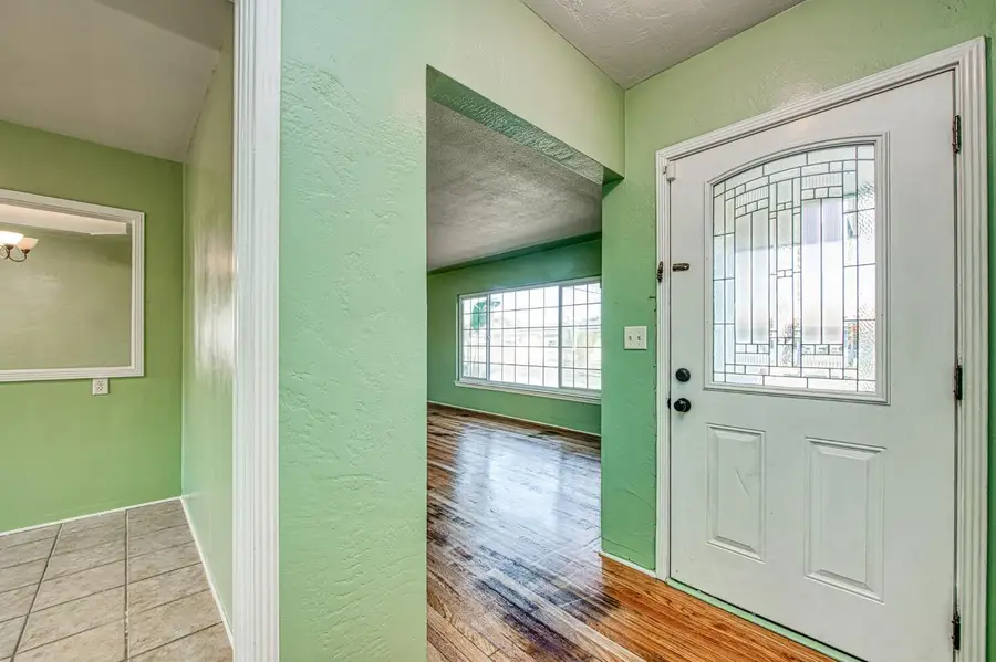 2324 E Cortland Avenue, Fresno, CA 93726 - #2