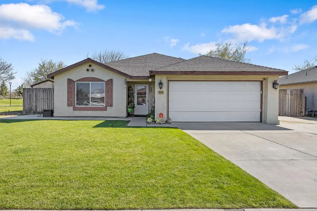 1915 Valley Springs Avenue, Hanford, CA 93230 - #1