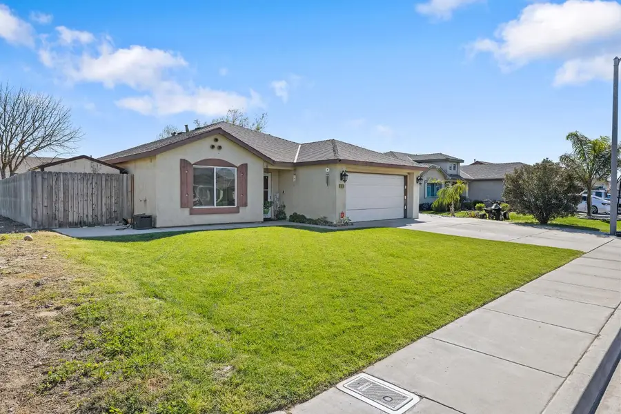 1915 Valley Springs Avenue, Hanford, CA 93230 - #3