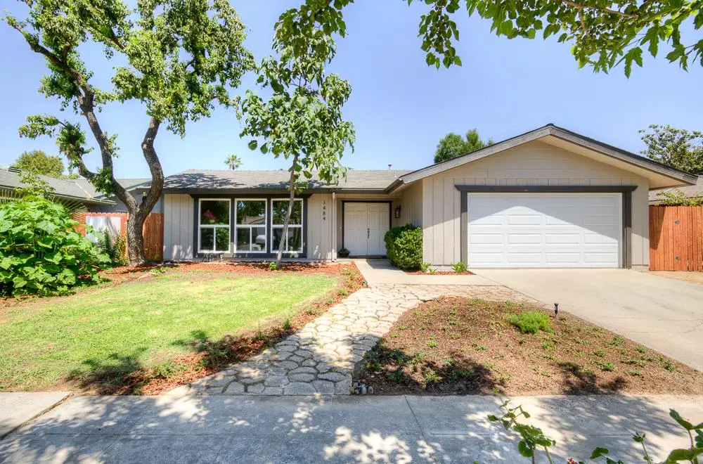 1484 W Indianapolis Avenue, Fresno, CA 93705 - #1