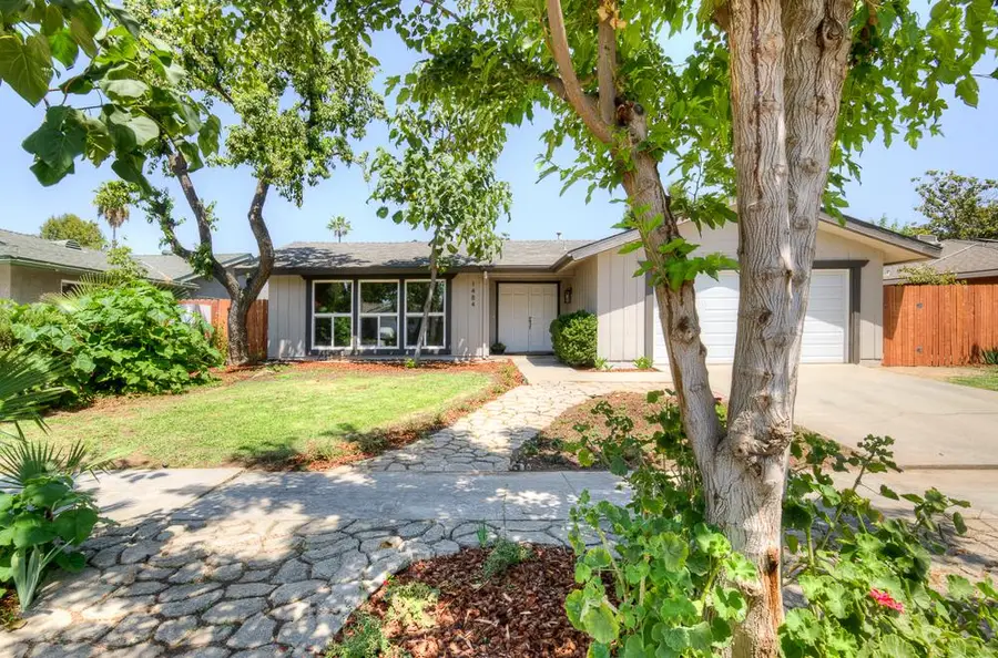 1484 W Indianapolis Avenue, Fresno, CA 93705 - #3