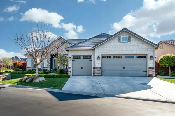 4160 N Newport Bay, Clovis, CA 93619