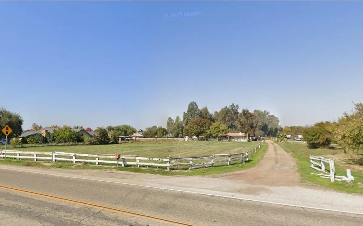 3467 Shaw, Clovis, CA 93619 - #1