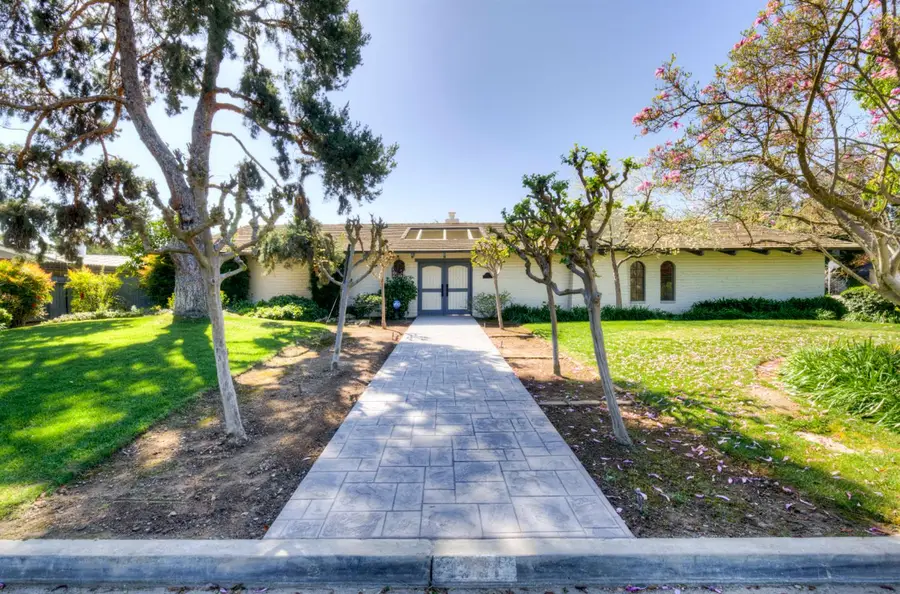 2331 W Celeste Avenue, Fresno, CA 93711 - #2