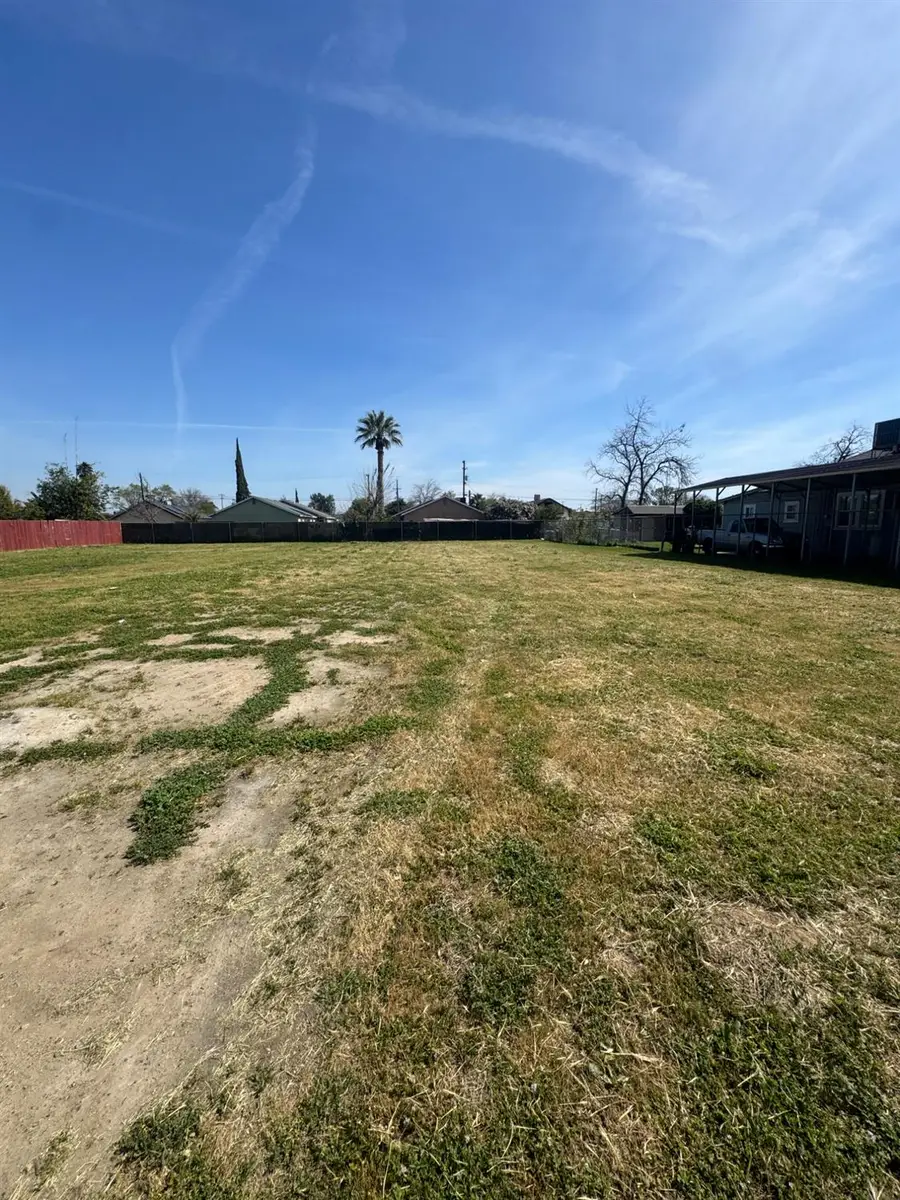 1444 N Archie Avenue, Fresno, CA 93703 - #2