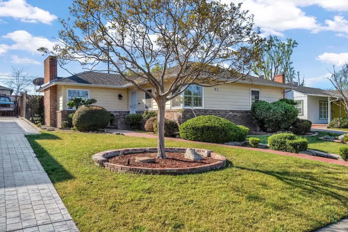 753 W Floradora Avenue, Fresno, CA 93728 - #1