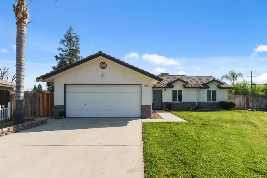 4074 E Robinson Avenue, Fresno, CA 93726 - #2