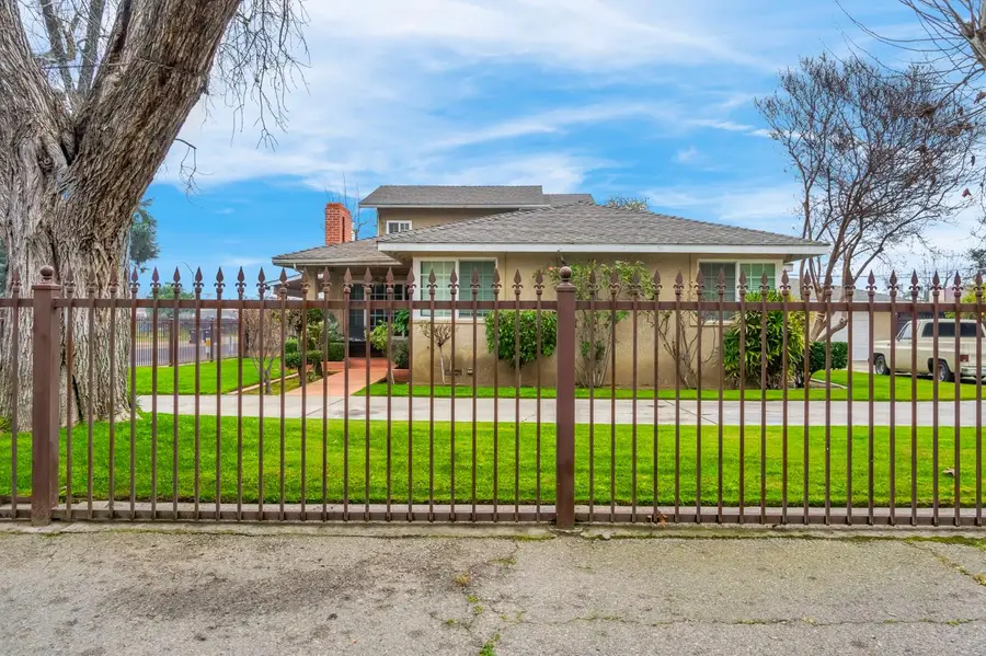 907 S Rogers Lane, Fresno, CA 93727 - #2