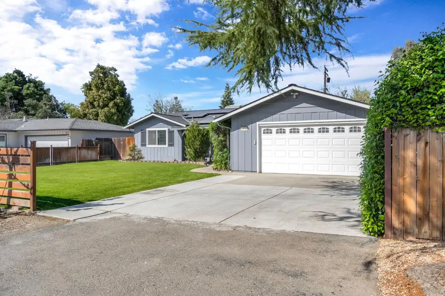 1035 E Fairmont Avenue, Fresno, CA 93704 - #2