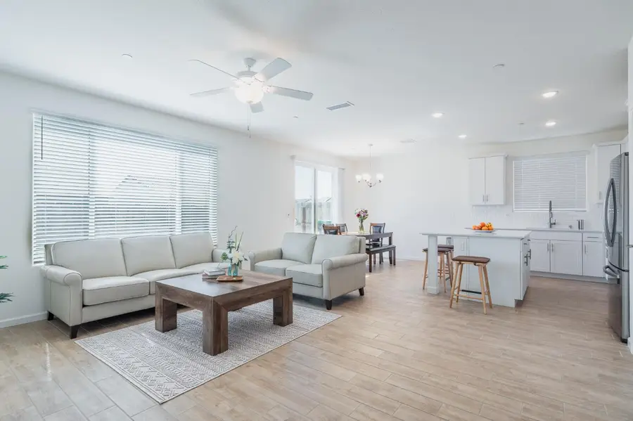 1180 Encore Way W, Madera, CA 93636 - #2