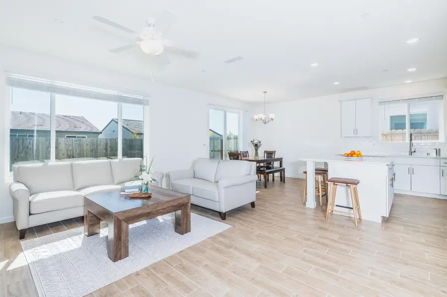 1180 Encore Way W, Madera, CA 93636 - #3