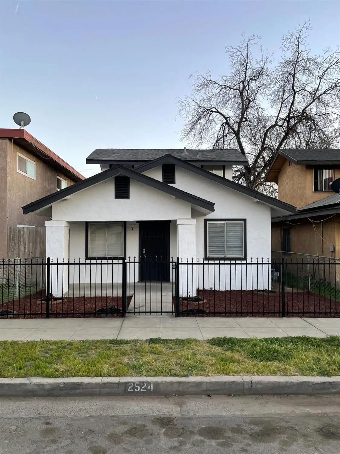 2524 E Grant Avenue, Fresno, CA 93701 - #1