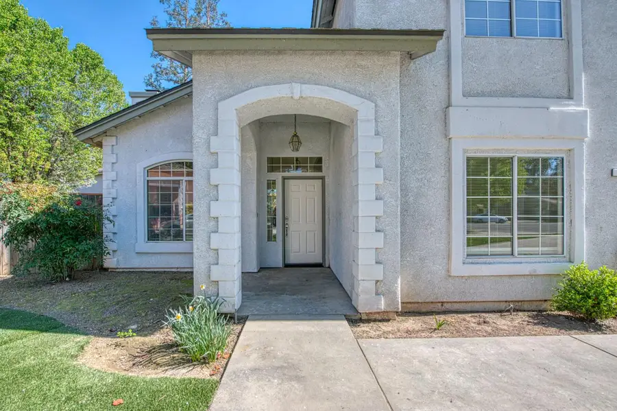 514 E Coral Pointe, Fresno, CA 93730 - #2