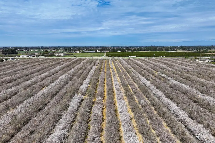 7581 E Kings Canyon Road, Fresno, CA 93737 - #2