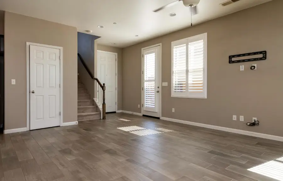 7093 N Astoria Drive, Fresno, CA 93722 - #3