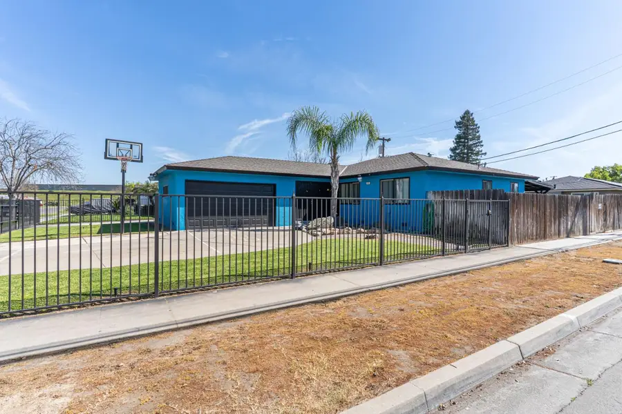 4706 E San Gabriel Avenue, Fresno, CA 93726 - #2