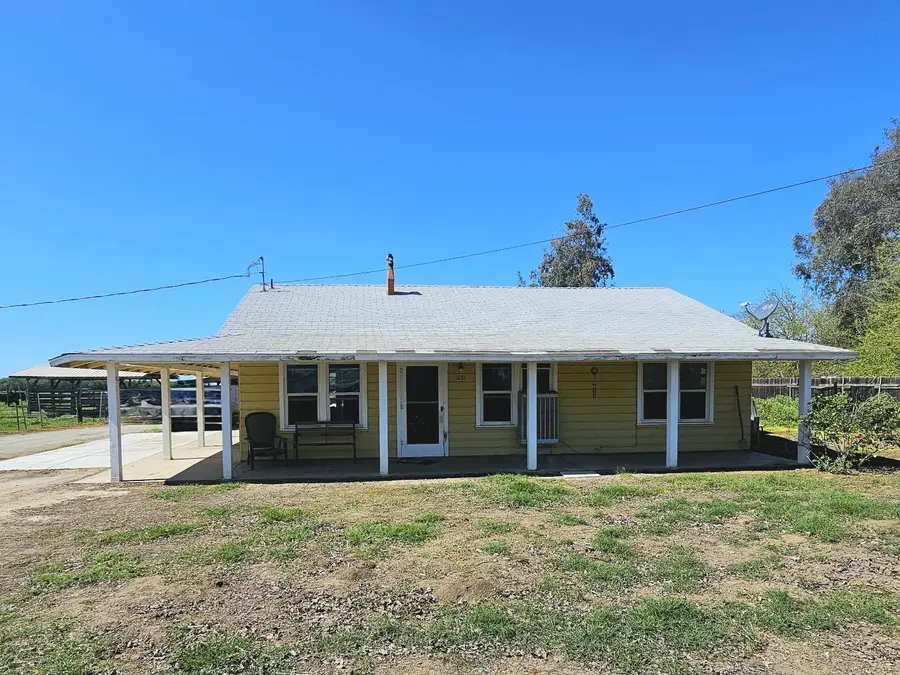 1131 S Brawley Avenue, Fresno, CA 93706 - #2
