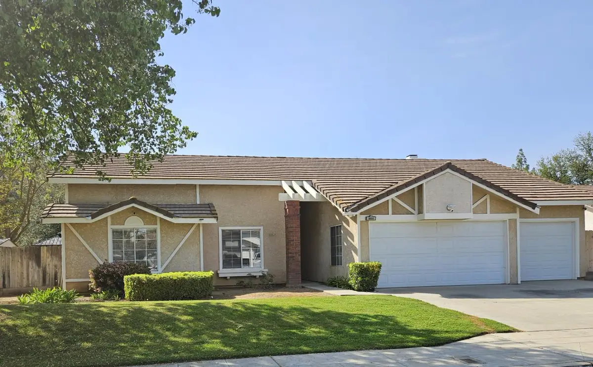 860 Mcarthur Avenue, Clovis, CA 93611 - #1