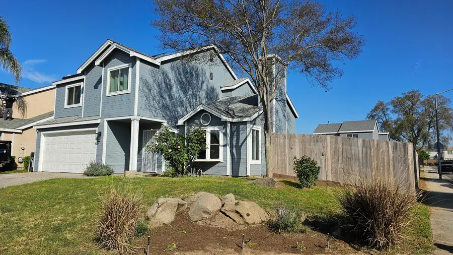 4622 W Griffith Way, Fresno, CA 93722 - #2