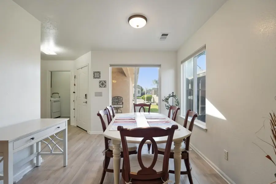 208 Riverside Avenue, Chowchilla, CA 93610 - #2