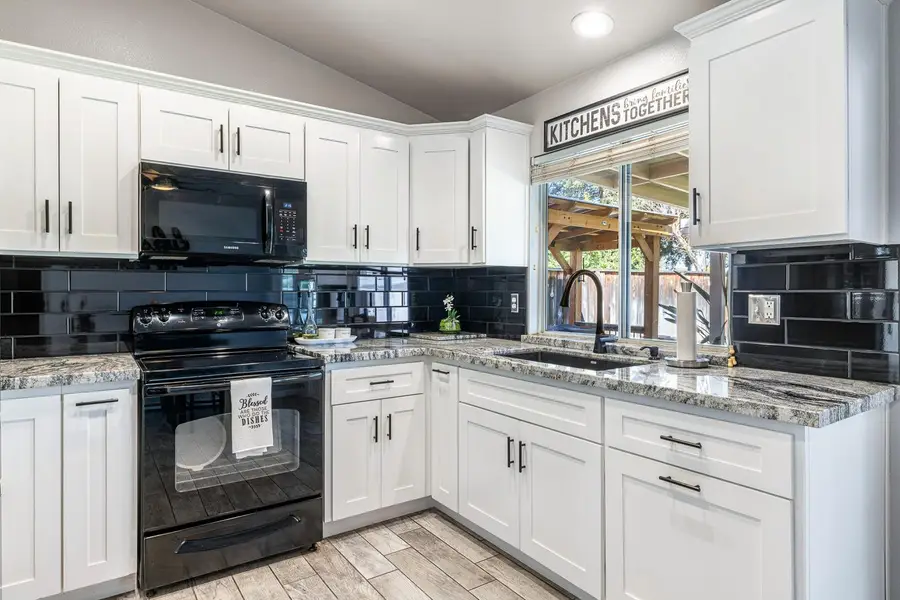 7634 N Dearing Avenue, Fresno, CA 93720 - #2