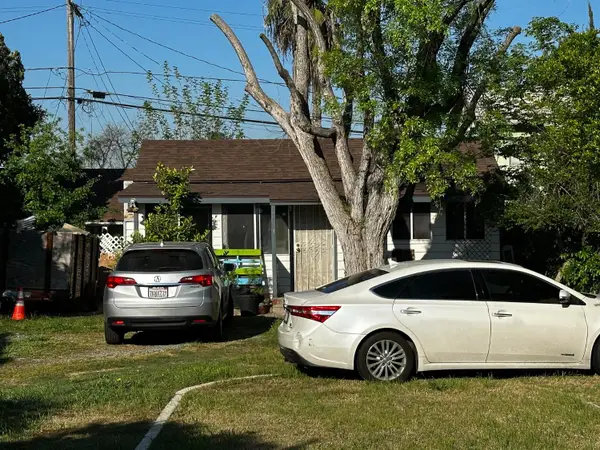 705 N Safford Avenue, Fresno, CA 93728