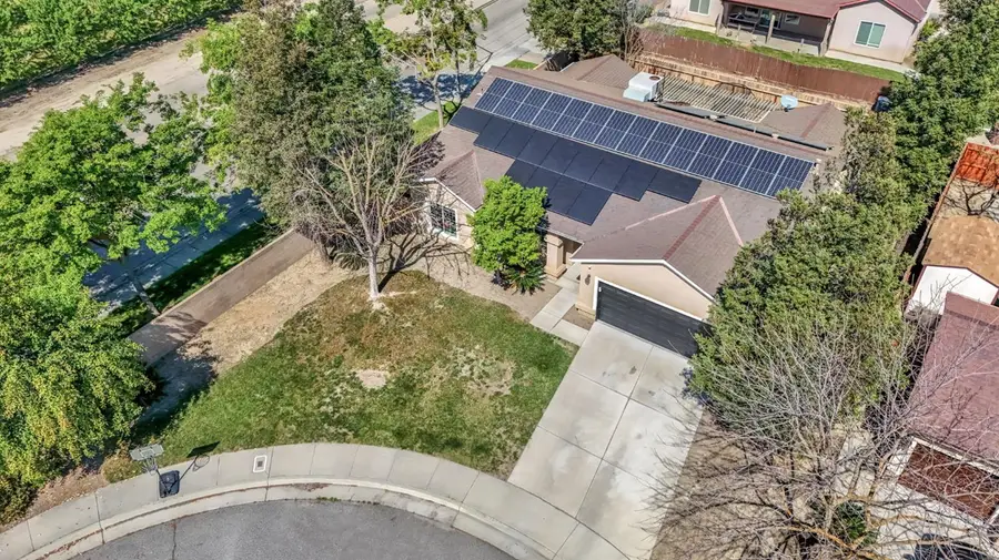 685 W Lake Street, Kingsburg, CA 93631 - #3