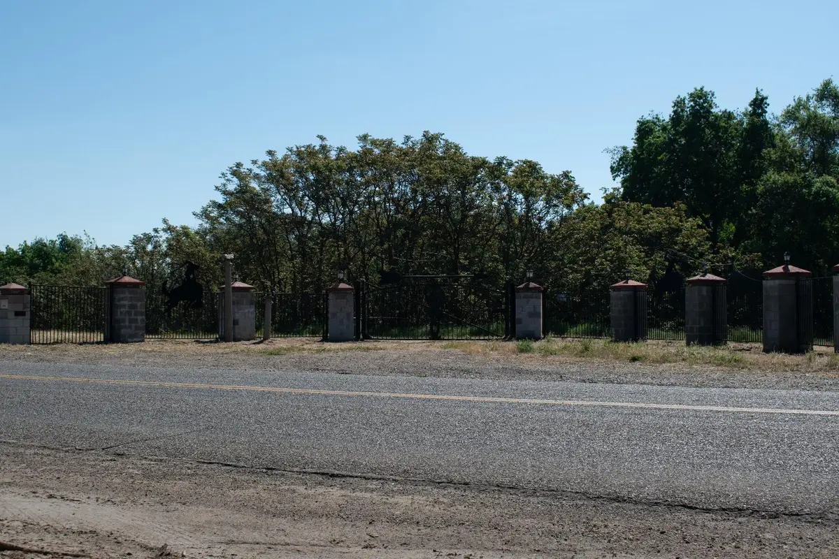 1000 S Rainbow Route, Sanger, CA 93657 - #1