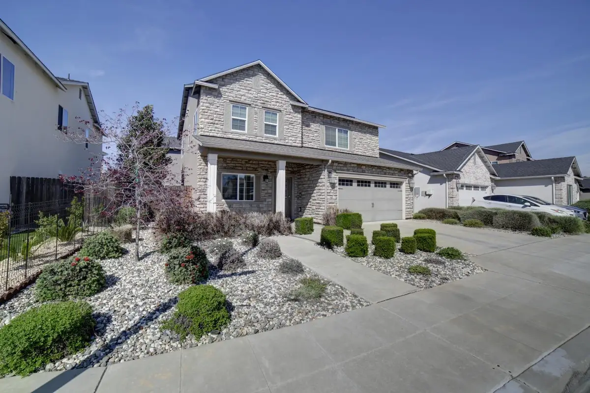 6026 E Fedora Avenue, Fresno, CA 93727 - #1