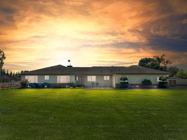 8099 E Nees Avenue, Clovis, CA 93619