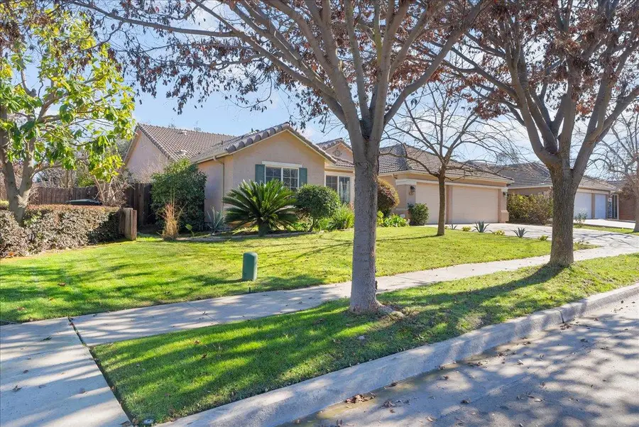 3624 N Jackie Street, Visalia, CA 93291 - #2