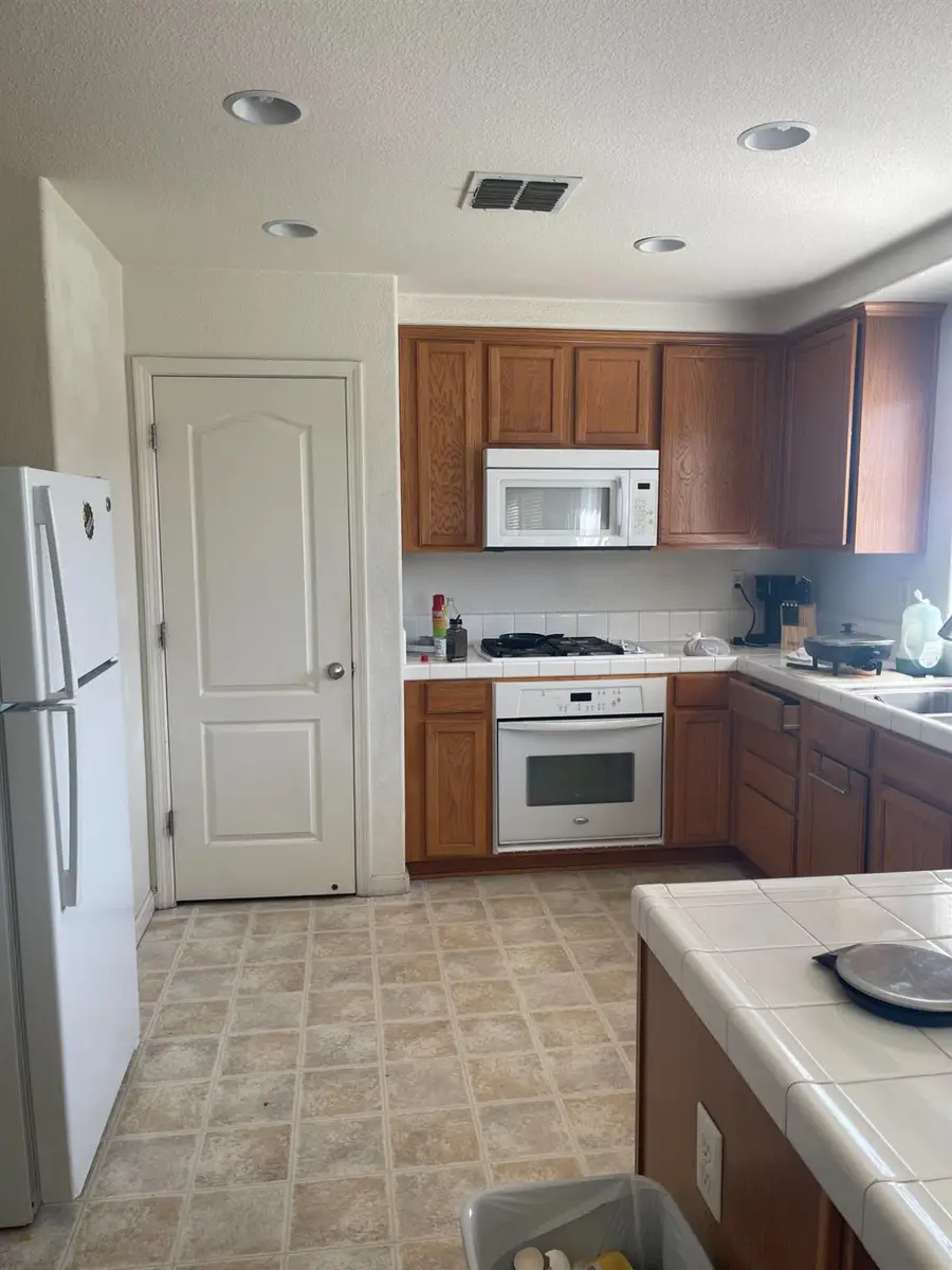 1006 Papaya Street, Madera, CA 93638 - #2