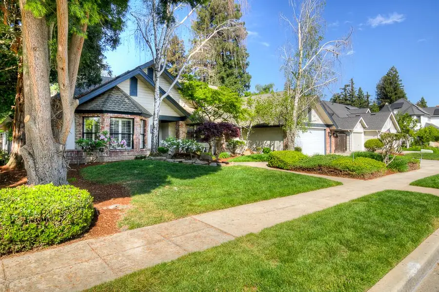 8315 N 4th Street, Fresno, CA 93720 - #2