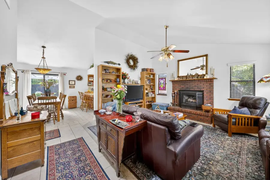 2216 Ellery Avenue, Clovis, CA 93611 - #3