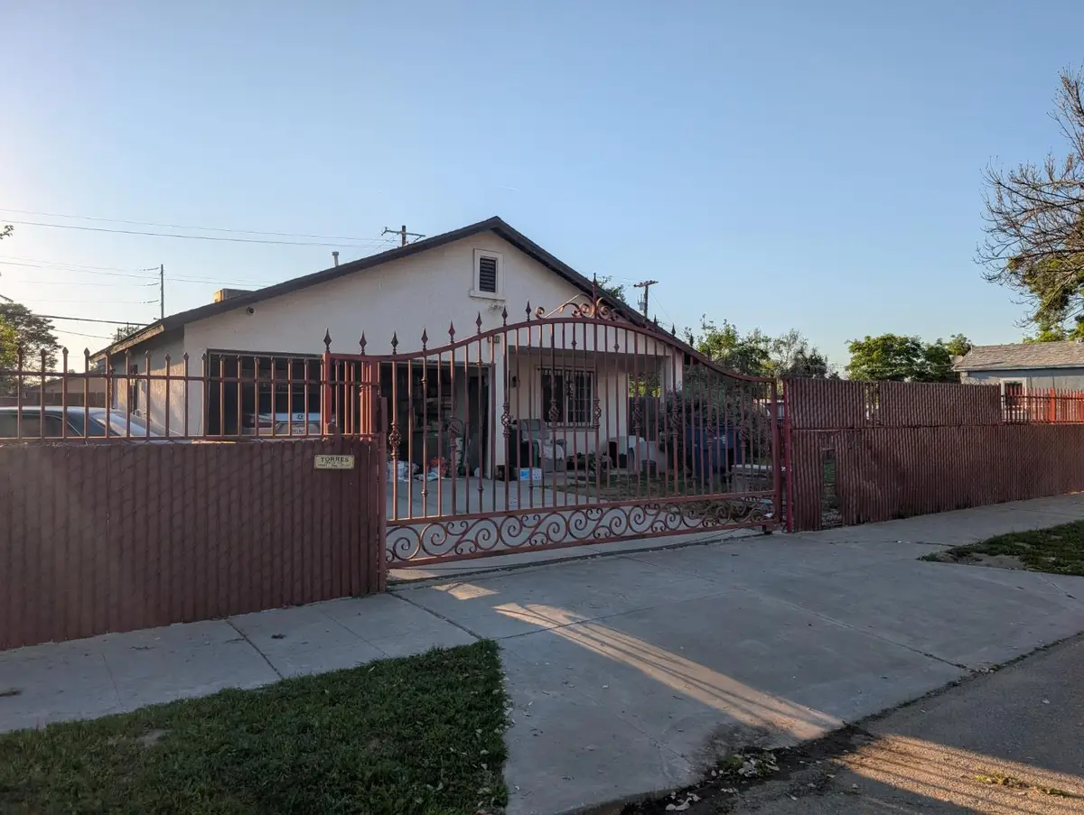 2202 S Nicholas Avenue, Fresno, CA 93706 - #1