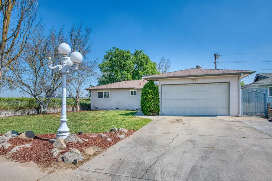 327 N 2nd Street, Fowler, CA 93625 - #3