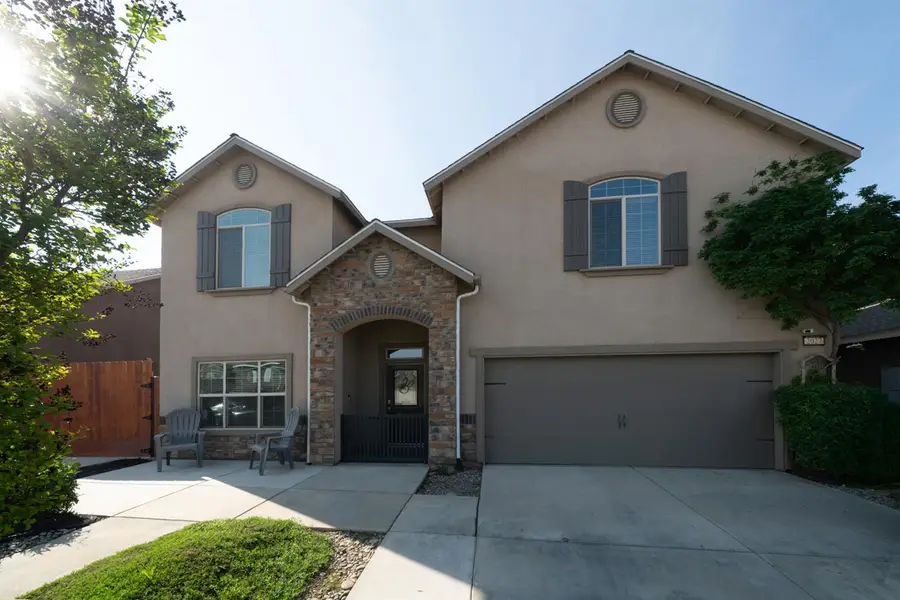 2027 W Babcock Avenue, Visalia, CA 93291 - #3