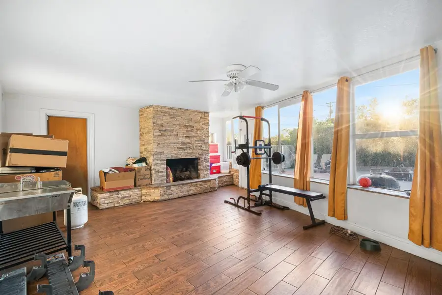 505 W Lamona Avenue, Fresno, CA 93728 - #3