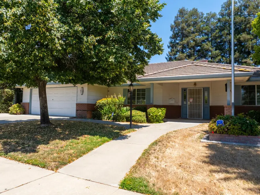 2582 Sandell Avenue, Kingsburg, CA 93631 - #2