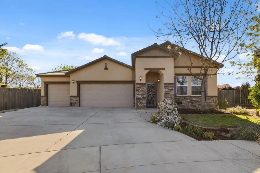 15717 W Botelho Avenue, Kerman, CA 93630 - #2