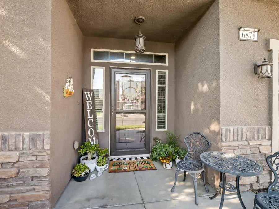 6878 W Alana Drive W, Fresno, CA 93722 - #3