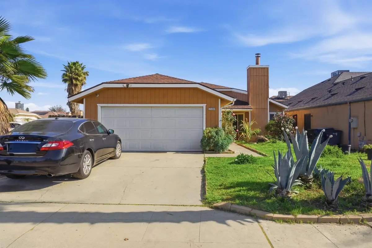 2580 N Knoll Avenue, Fresno, CA 93722 - #1