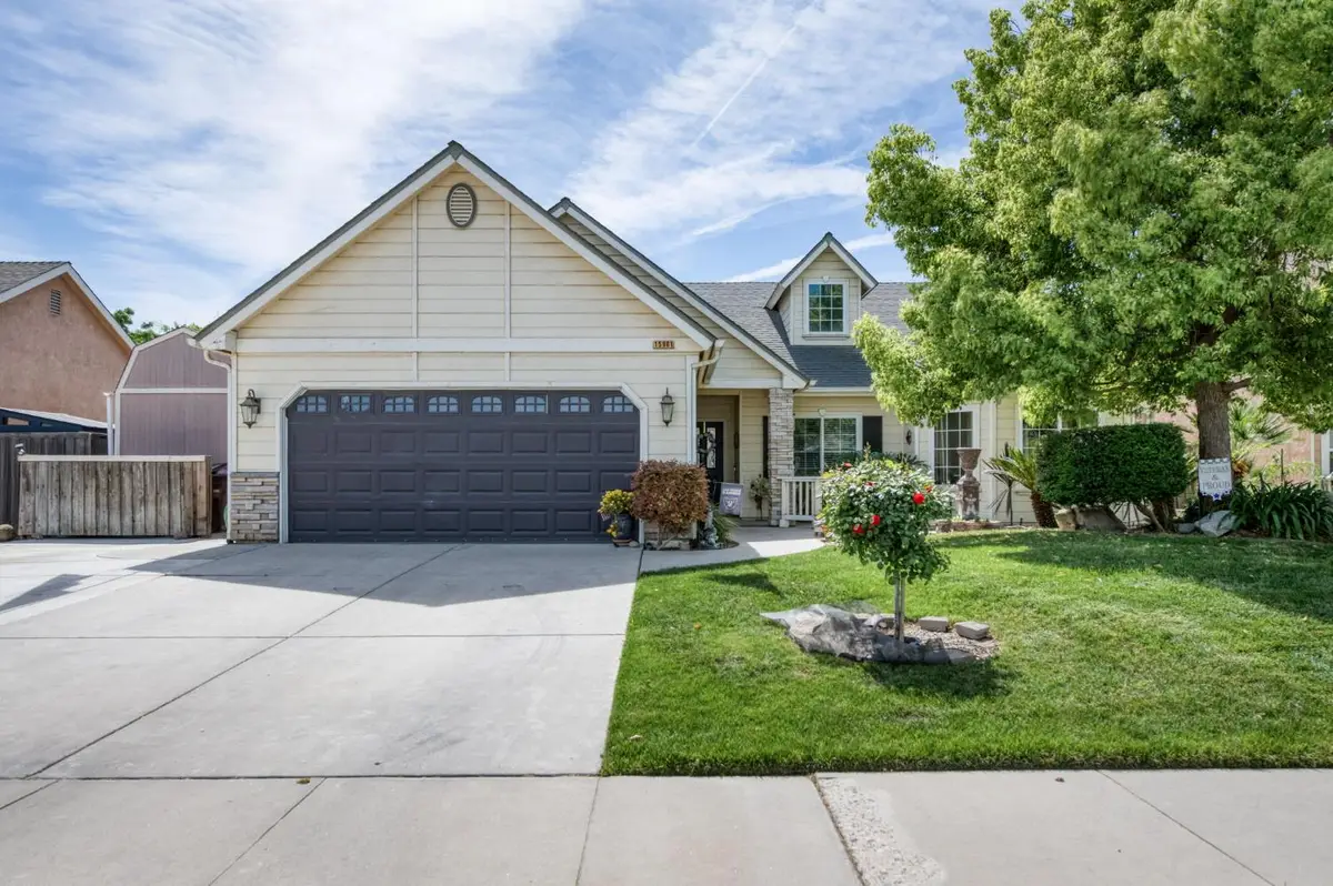 15961 W B Street, Kerman, CA 93630 - #1