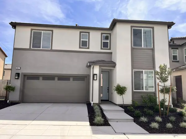 2827 E Colina Drive, Fresno, CA 93730