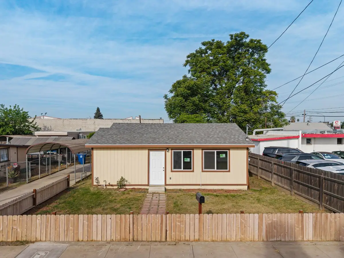 145 S Magnolia, Farmersville, CA 93223 - #1